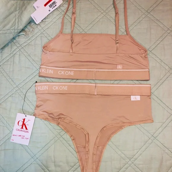 CK One bra and thong set (XS) - Picture 4 of 5